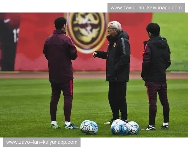 跨越经纬的绿茵对话：当“查鲁亚精神”遇见东方红色的足球雄心